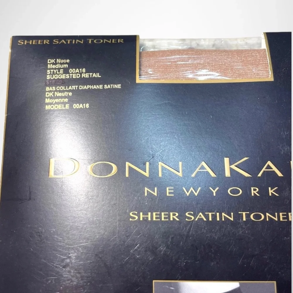 DONNA KARAN PANTYHOSE SIZE MEDIUM